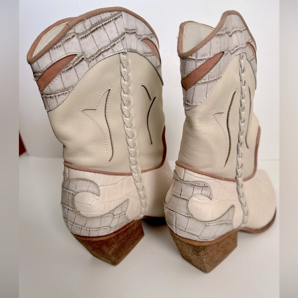 Women's Dolce Vita white Western cowboy Boots - Picture 4 of 6